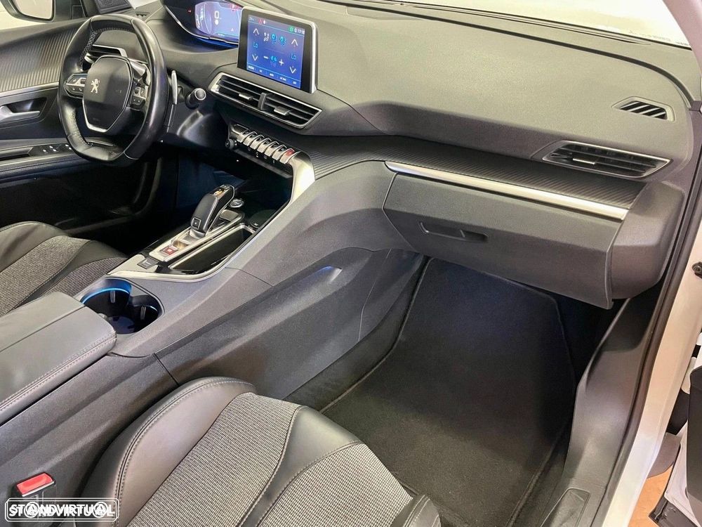 Peugeot 3008 1.2 PureTech Allure EAT6 - 35