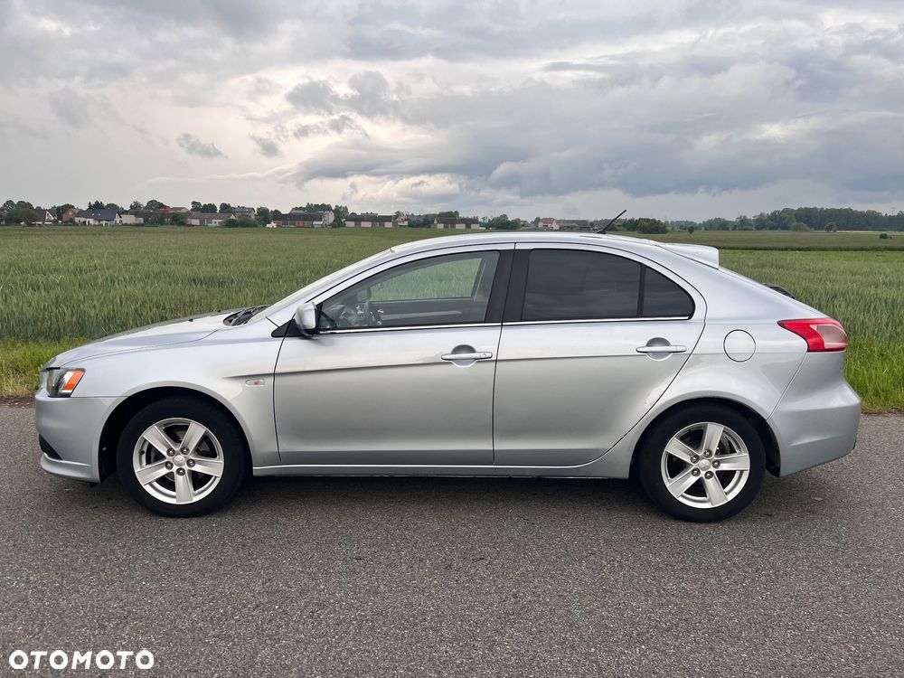 Mitsubishi Lancer 1.6 Invite - 3