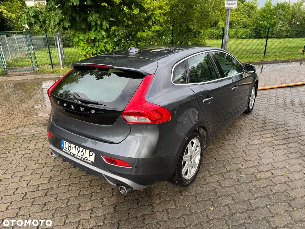 Volvo V40 D2 R-Design - 2