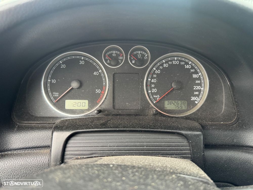 VW Passat 1.9 TDi Confortline - 11