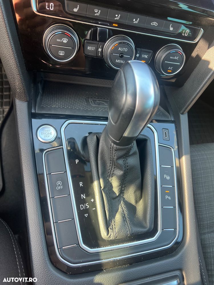 Volkswagen Passat 2.0 TDI SCR DSG Elegance - 16