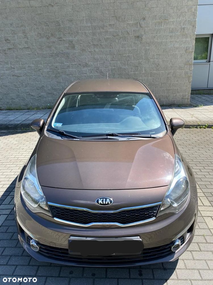 Kia Rio 1.2 L - 5