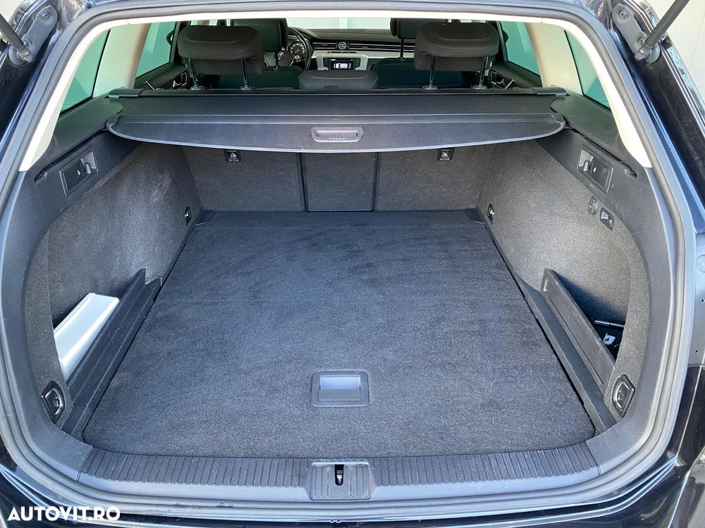 Volkswagen Passat - 12