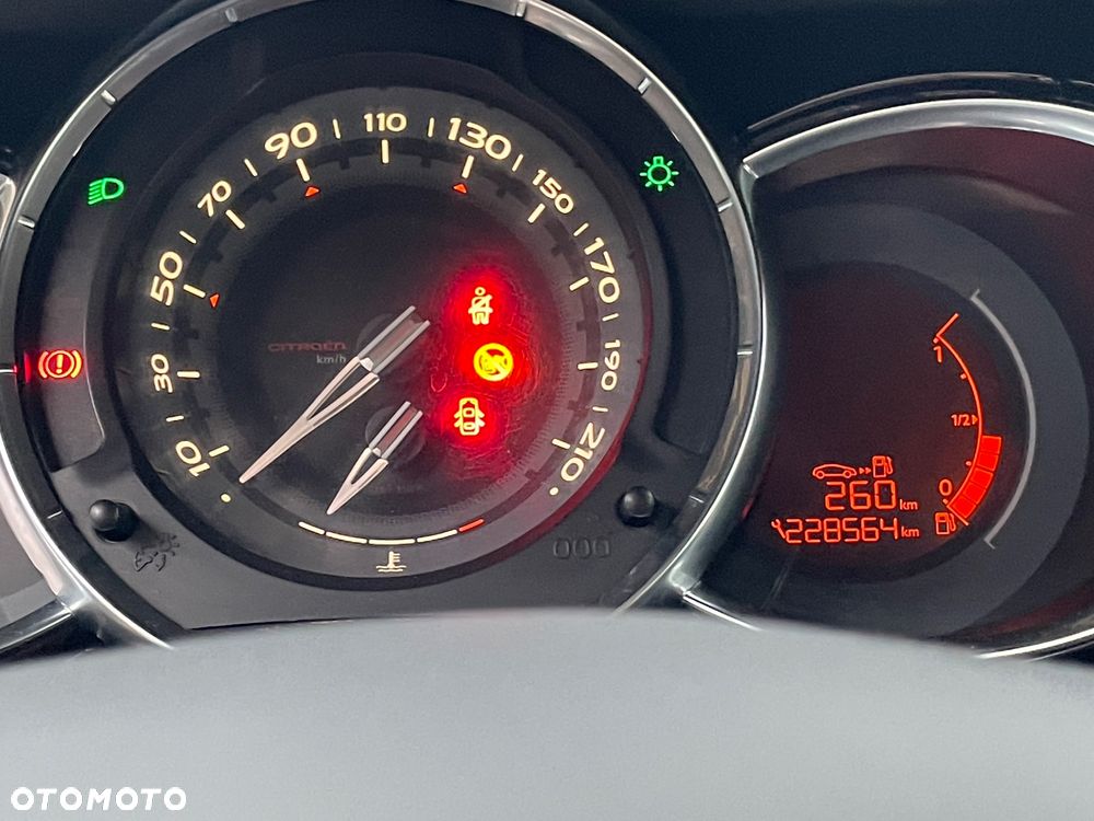 Citroën DS3 1.6 VTi SoChic - 8