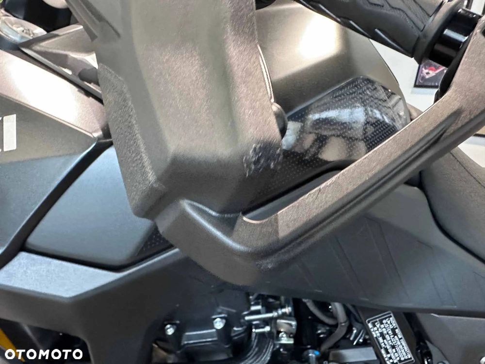 Suzuki DL - 12
