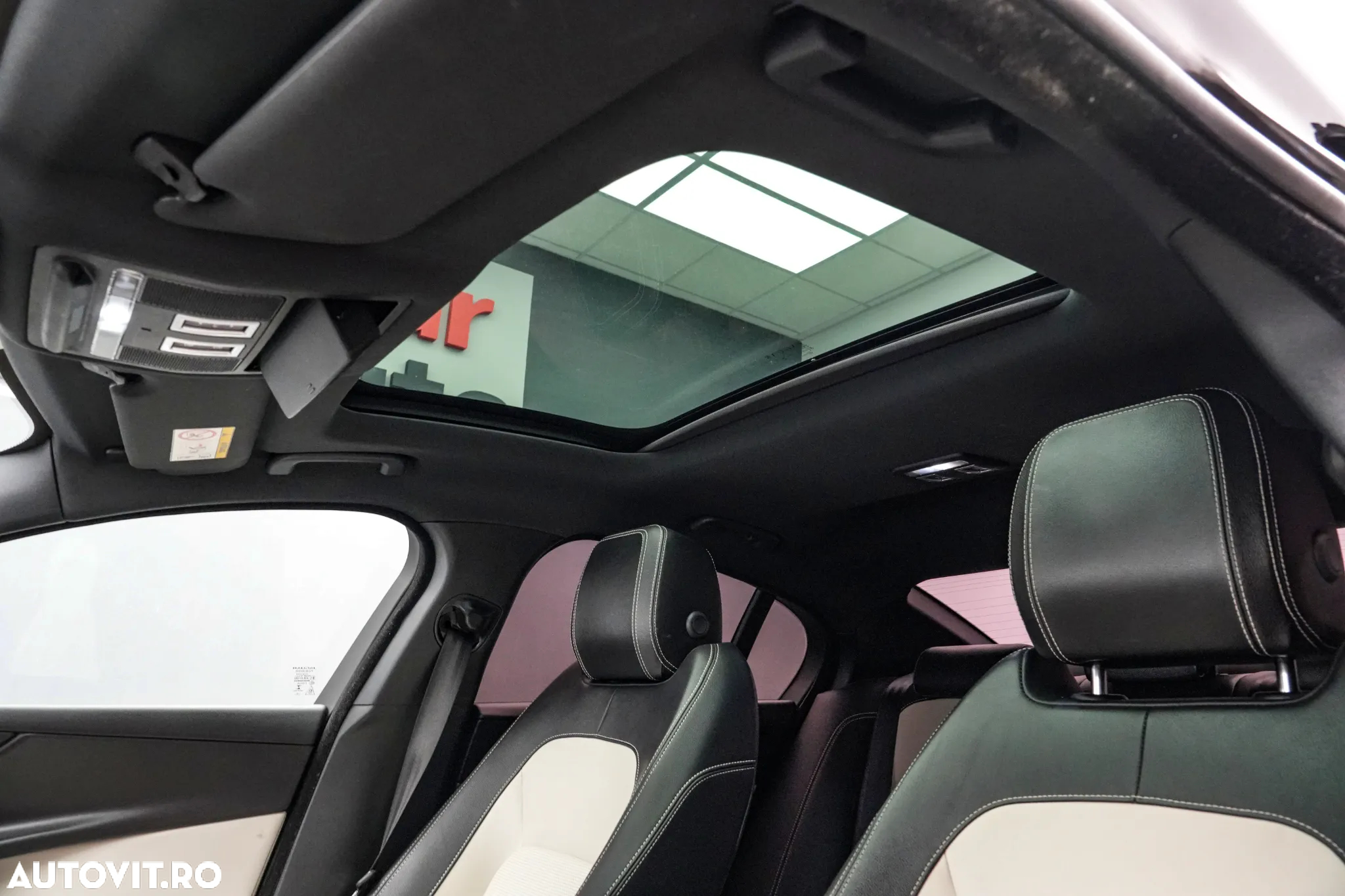 Jaguar XE 2.0 R-Sport - 8