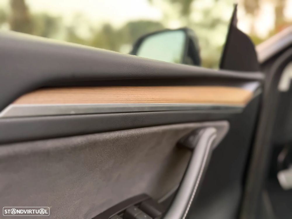 Tesla Model Y Performance Tração Integral - 21