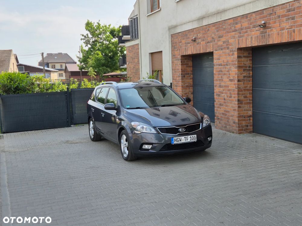 Kia Ceed - 1