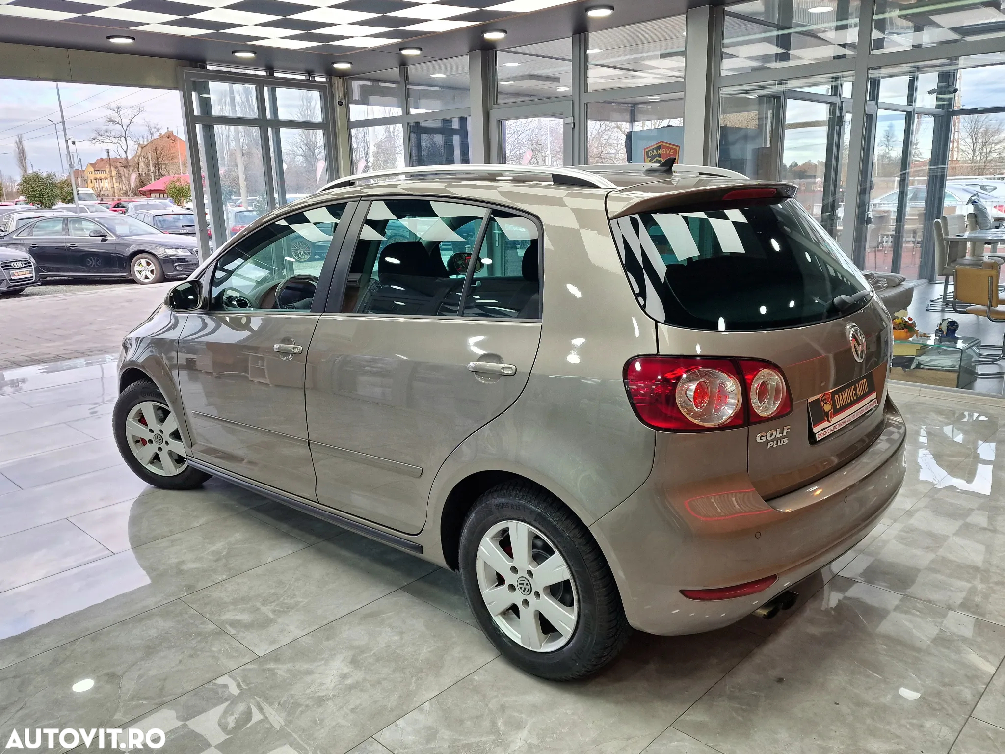 Volkswagen Golf Plus 1.4 TrendlineTSI DSG - 10