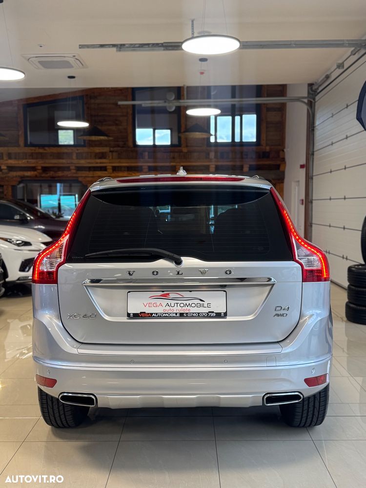 Volvo XC 60 D4 AWD Geartronic Momentum - 39