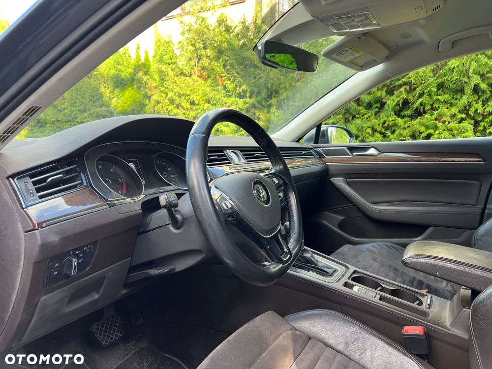 Volkswagen Passat - 12