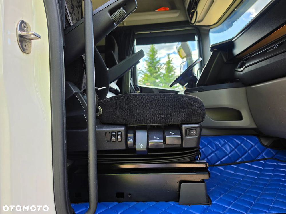 Scania R450 mega low deck - 33