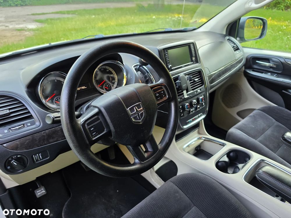 Dodge Grand Caravan - 31