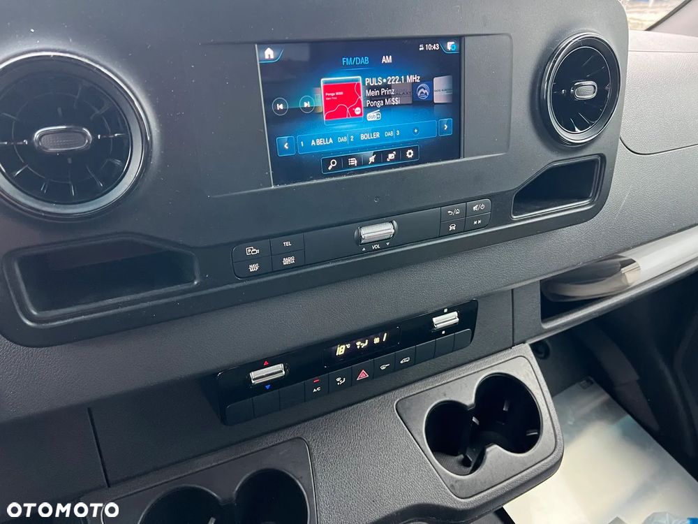 Mercedes-Benz Sprinter - 13