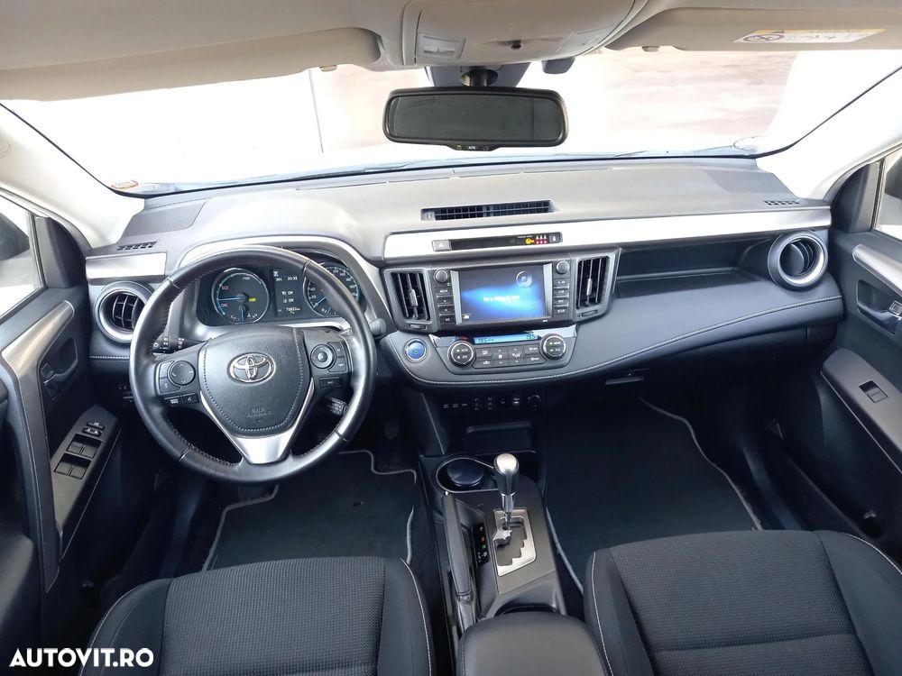 Toyota RAV4 - 10
