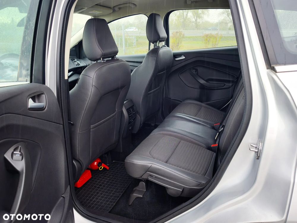 Ford Kuga 1.5 EcoBoost 2x4 Titanium - 11