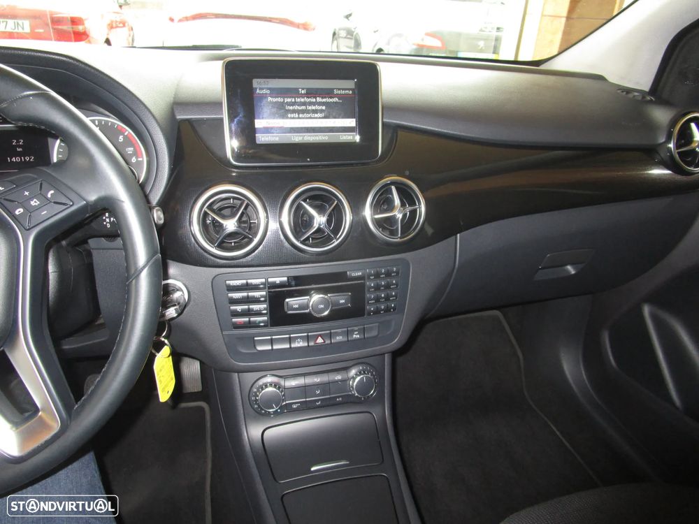 Mercedes-Benz B 180 d 7G-DCT Edition - 32