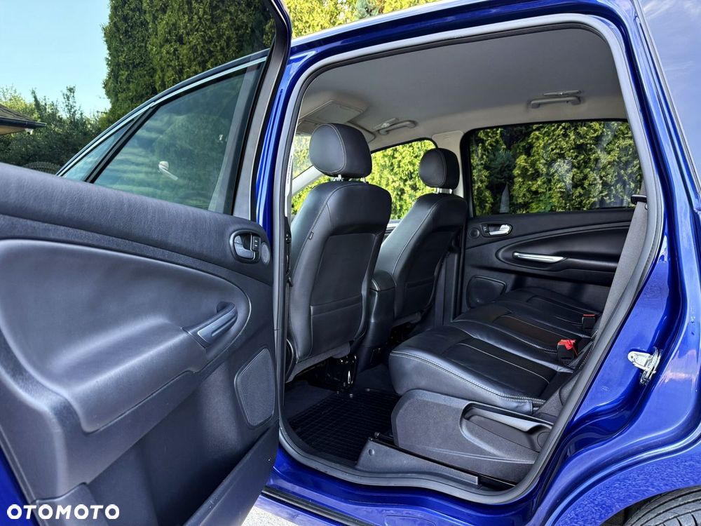 Ford S-Max - 35