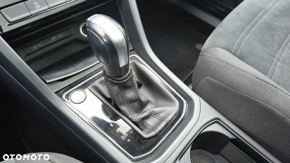 Volkswagen Touran - 29