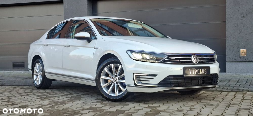 Volkswagen Passat - 13