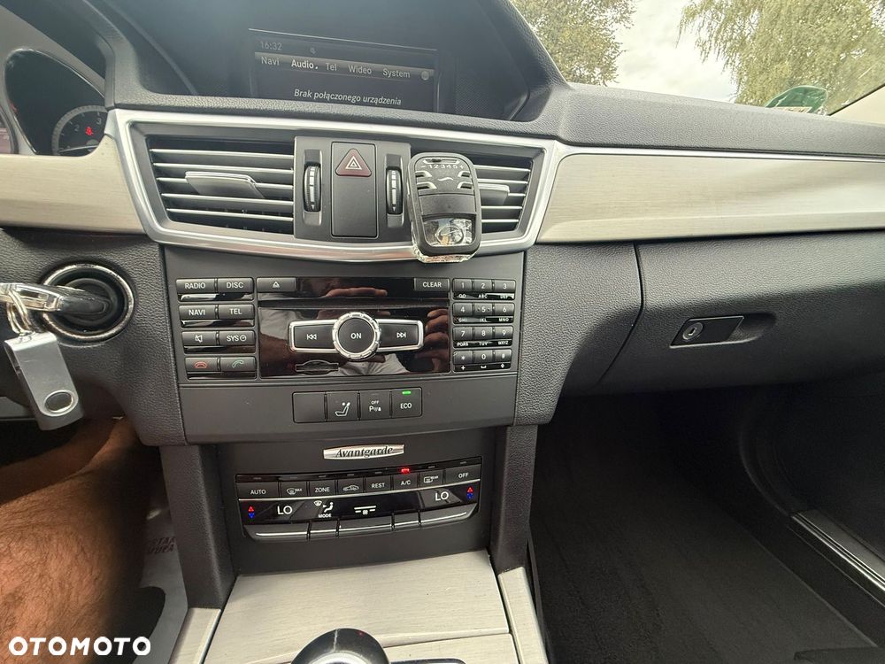 Mercedes-Benz Klasa E 250 BlueTEC Avantgarde - 23
