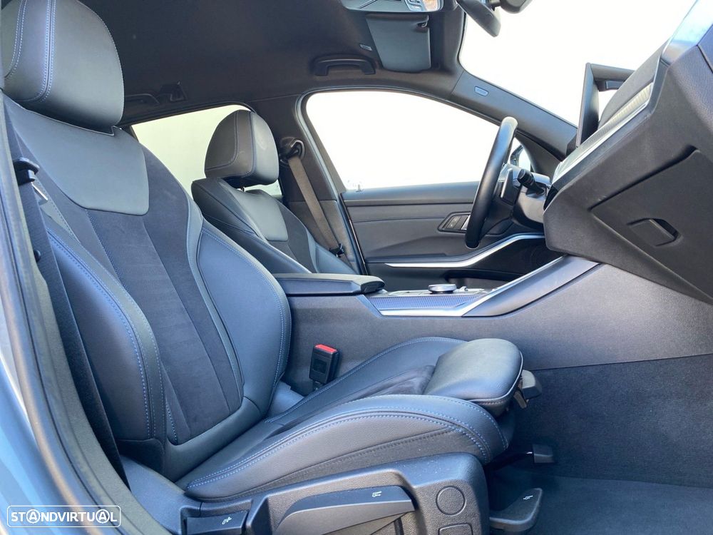 BMW 320 d Touring Pack Desportivo M Auto - 16