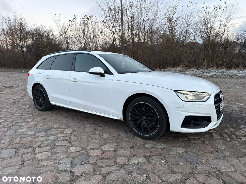 Audi A4 Avant 30 TDI S tronic S line - 2