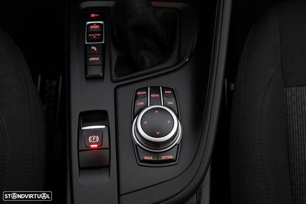 BMW X1 25 e xDrive Corporate Edition - 26