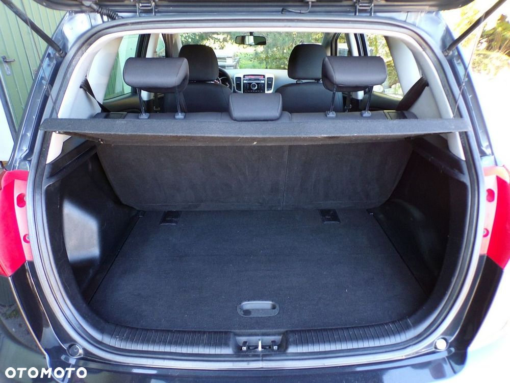 Kia Venga - 27