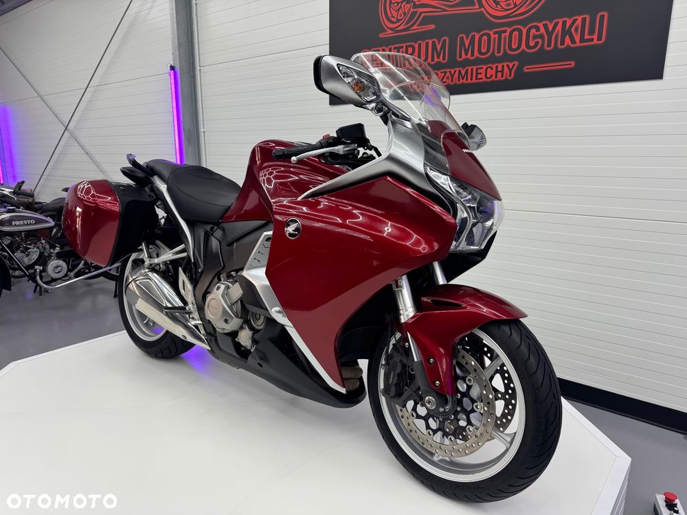 Honda VFR - 3