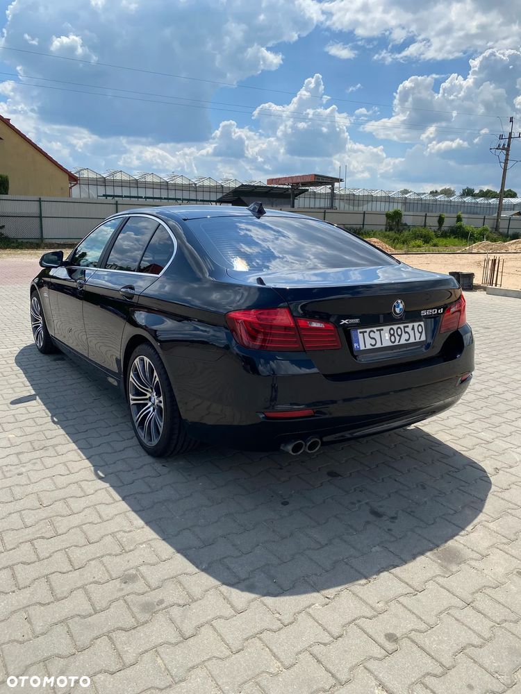 BMW Seria 5 520d xDrive - 4