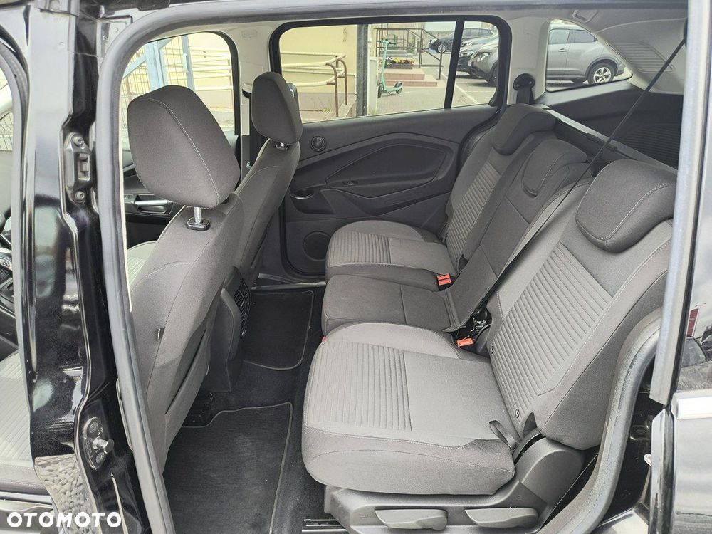 Ford Grand C-MAX - 11