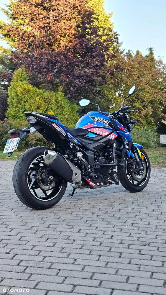 Suzuki GSX - 3