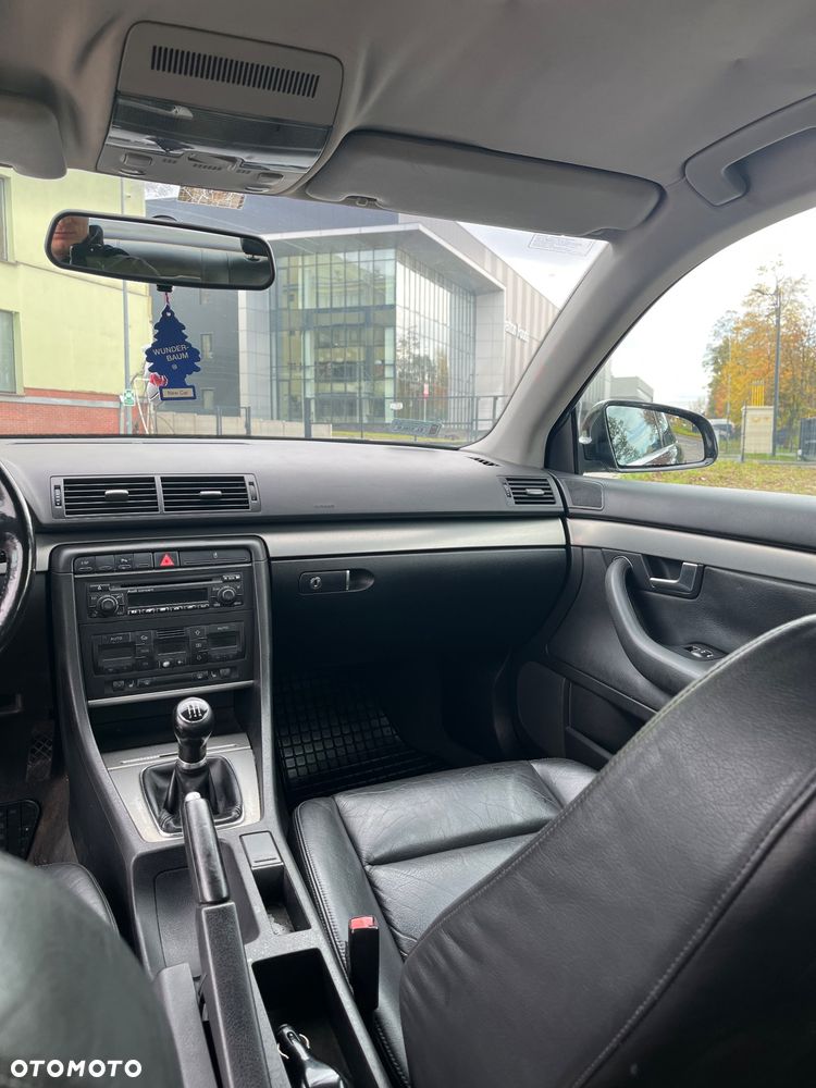 Audi A4 Limousine - 12