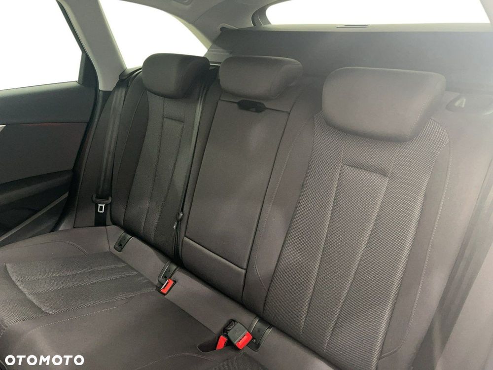 Audi A4 Limousine - 12