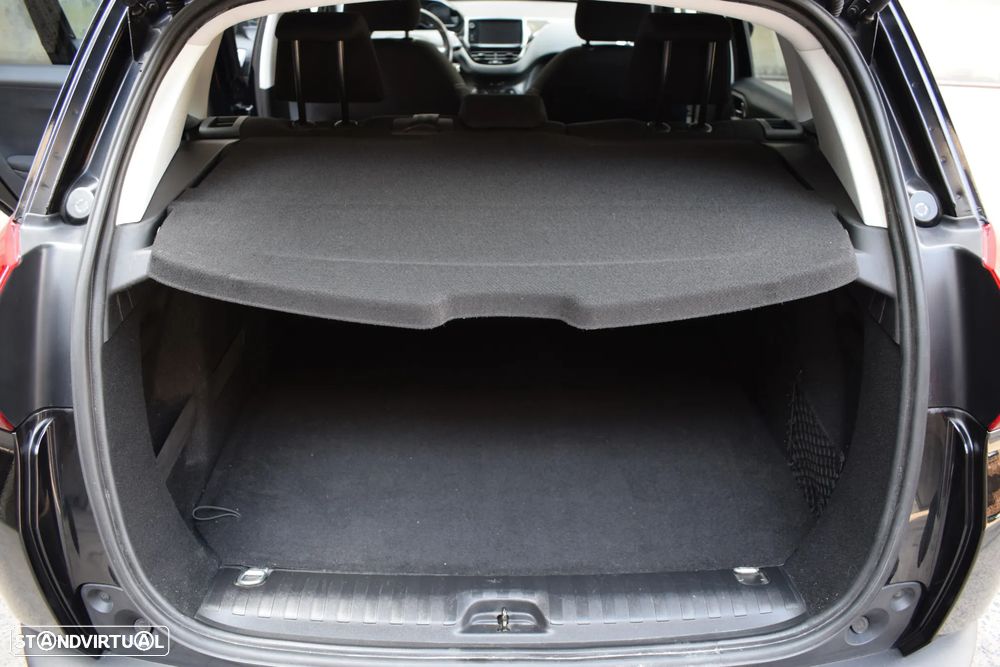 Peugeot 2008 1.6 BlueHDi Style - 40