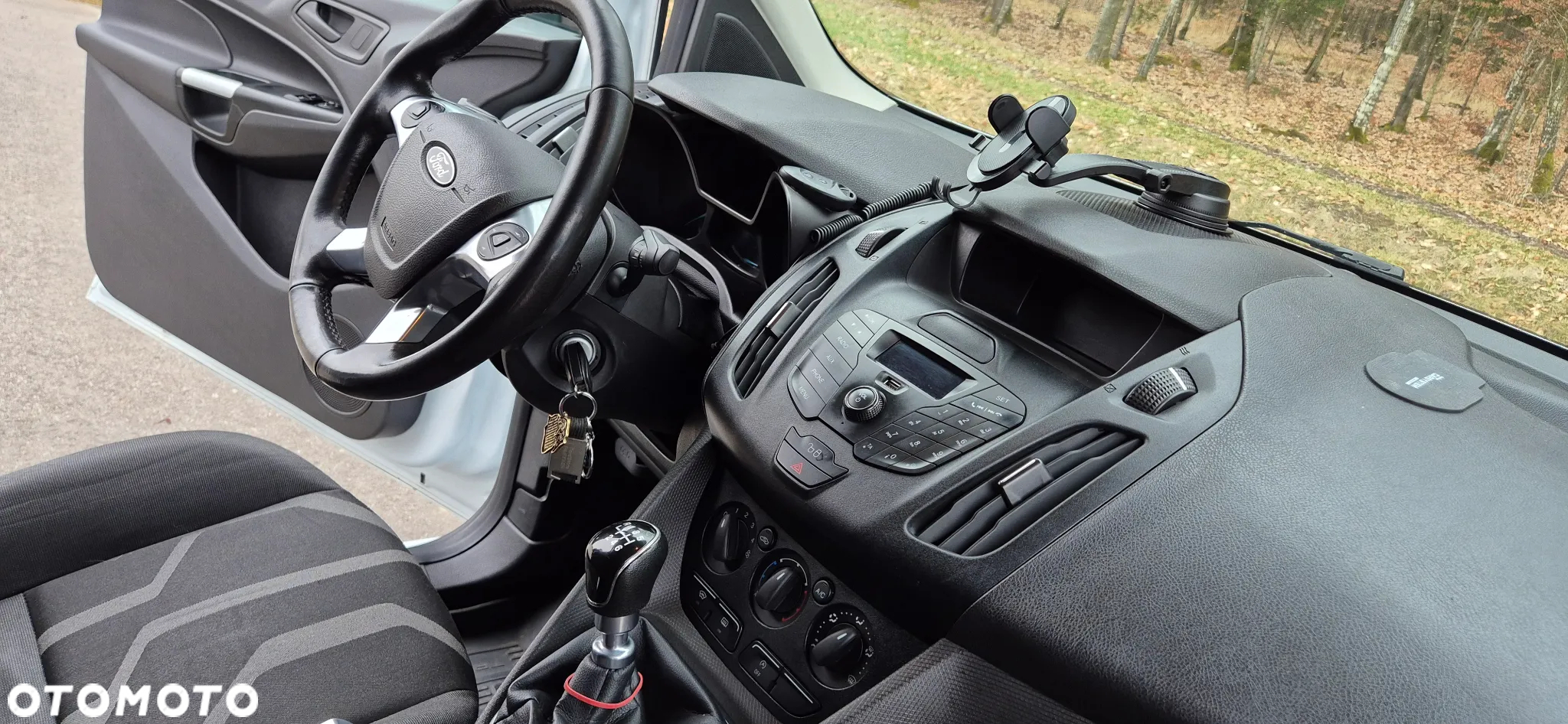 Ford Transit Connect - 19