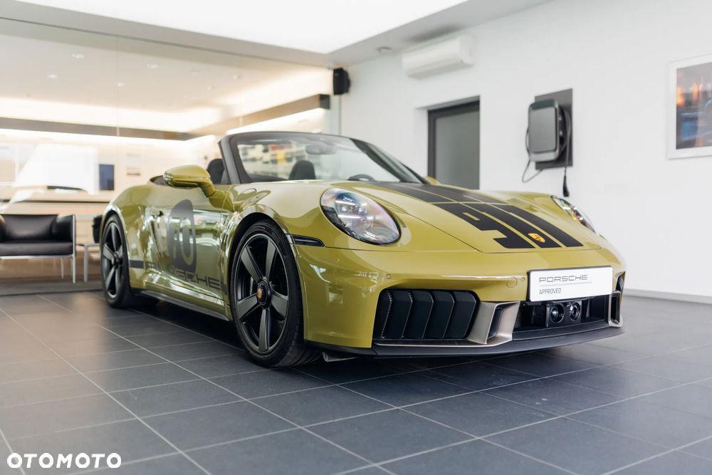 Porsche 911 Carrera T-Hybrid Spirit 70 - 7