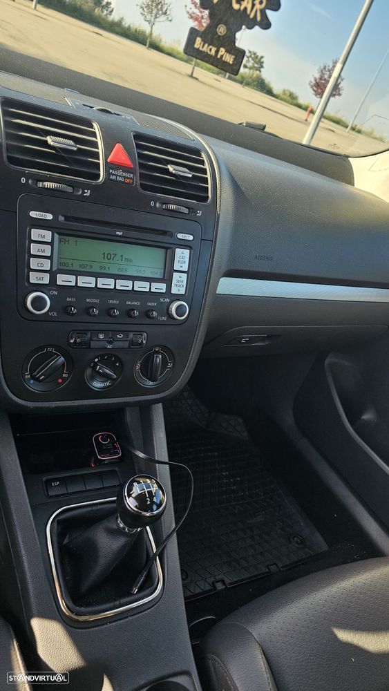 VW Jetta 1.9 TDi BlueM. Confortline - 8