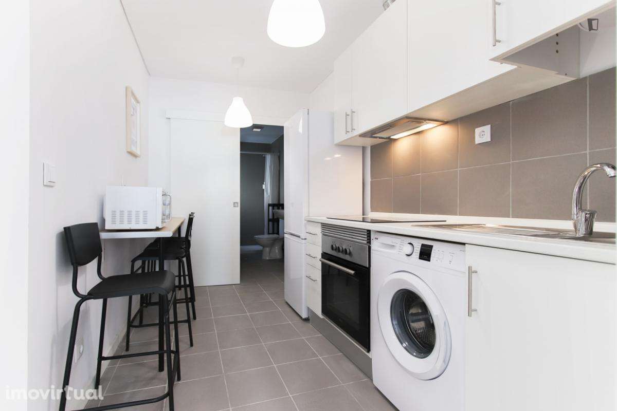 Quarto - localizado em Alameda Lisbon - Grande imagem: 5/11