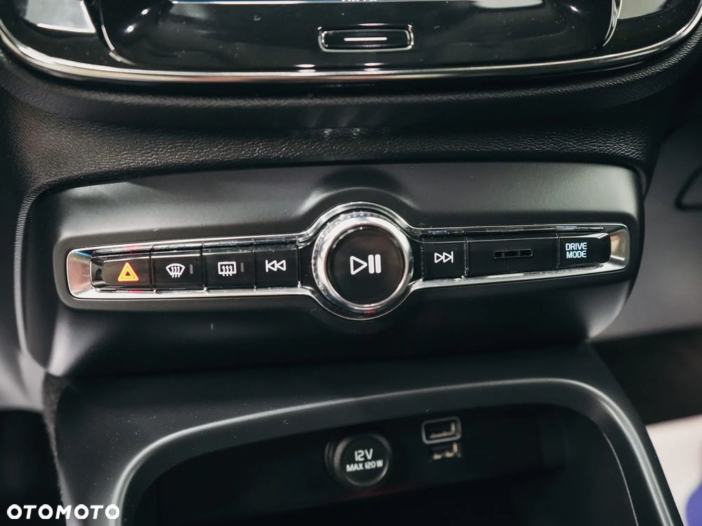 Volvo XC 40 D3 Momentum - 24