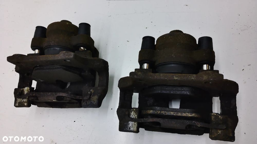 BMW E91 320D Zacisk Hamulcowy Przód Tył - 7