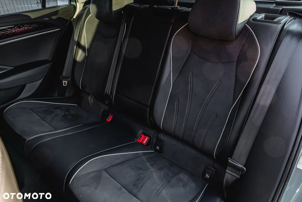 Volkswagen Passat 1.5 TSI EVO Elegance DSG - 16