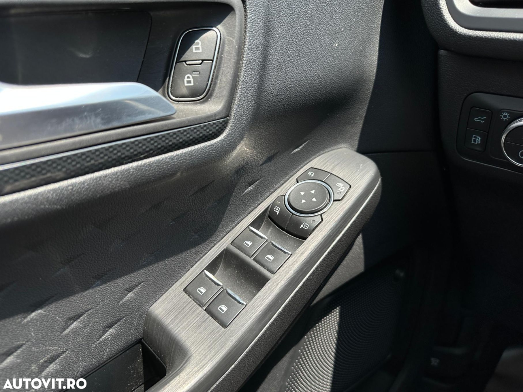 Ford Kuga - 22
