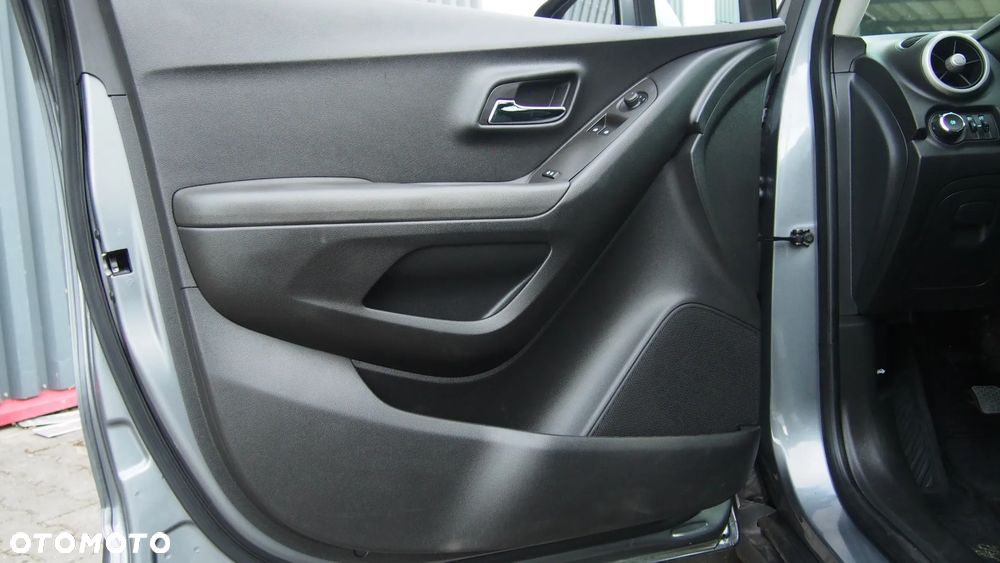 Chevrolet Trax 1.6 LS - 22