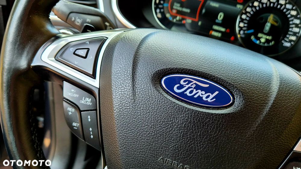 Ford S-Max 2.0 EcoBlue Titanium - 23