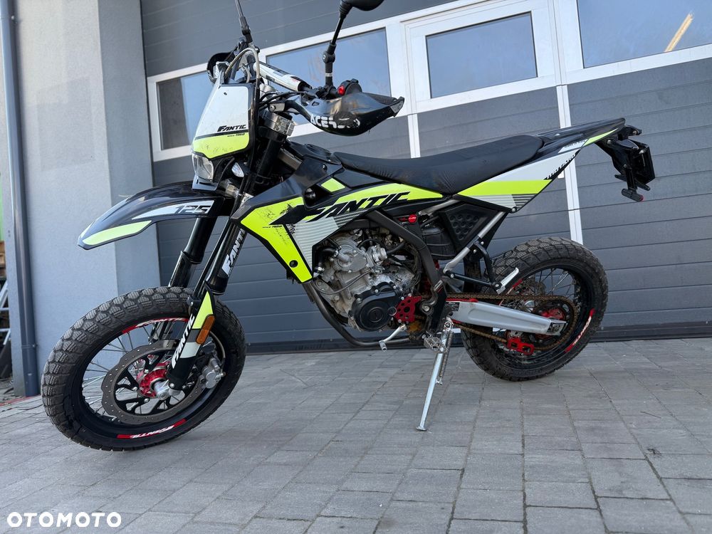 Honda CB - 1