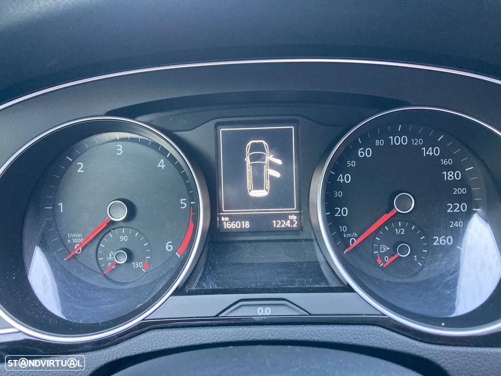VW Passat Variant 1.6 TDI Confortline DSG - 16