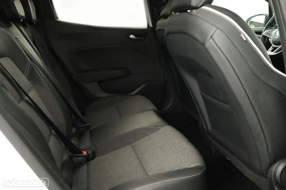 Renault Clio 1.0 TCe Techno CVT - 23