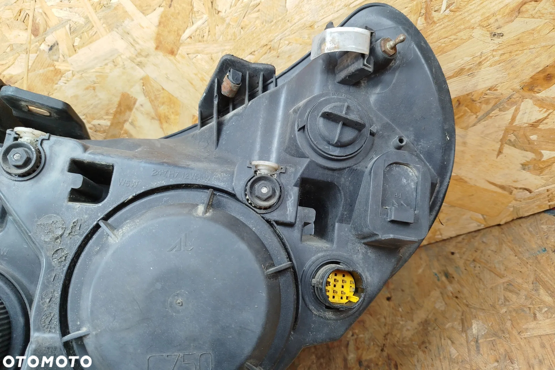 lampa przód prawa kompletna 8PIN NR."E" do Fiat ducato III Boxer Jumper II 06-14r, dość ładna, EUROPA - 8
